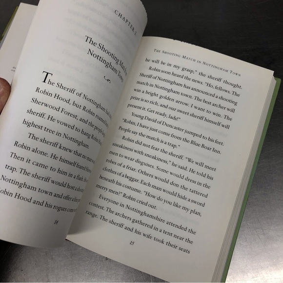 Classic Starts: The Adventures of Robin Hood, Hardback book. - Picture 4 of 6